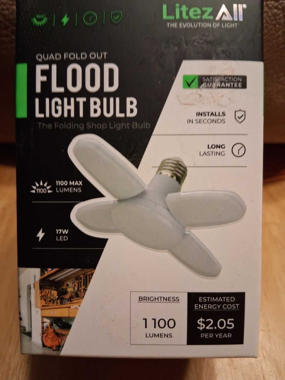 LitezAll Quad Fold Out LED Flood Light Bulb 1100 Lumen 17W LED Light NIB